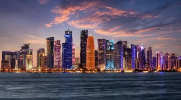 طقس غائم مع تحذيرات من نشاط رياح قوية خلال الساعات المقبلة